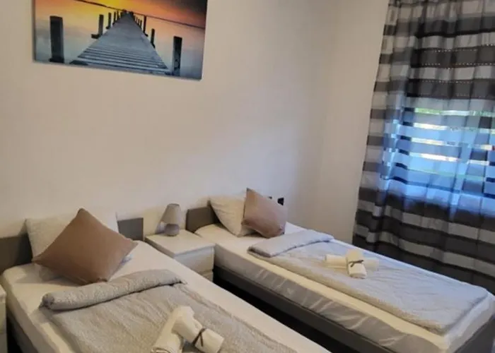 Aniiza 2 3* Orvenyes