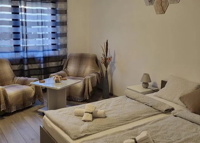 Aniiza 2 3* Orvenyes