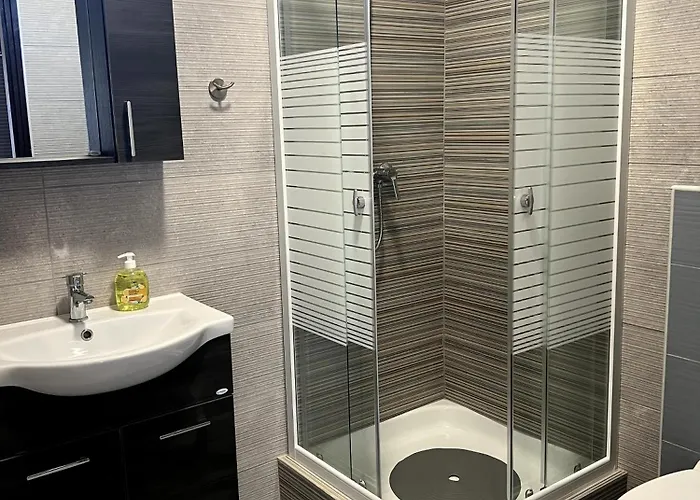 Aniiza 2 Πανσιόν